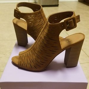 Steve Madden Open Toe heels, sz 6